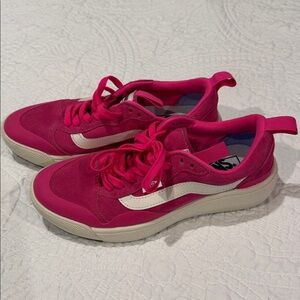Vans Range Deluxe Women's Neon Pink and White. WMNS size 8. Like New!